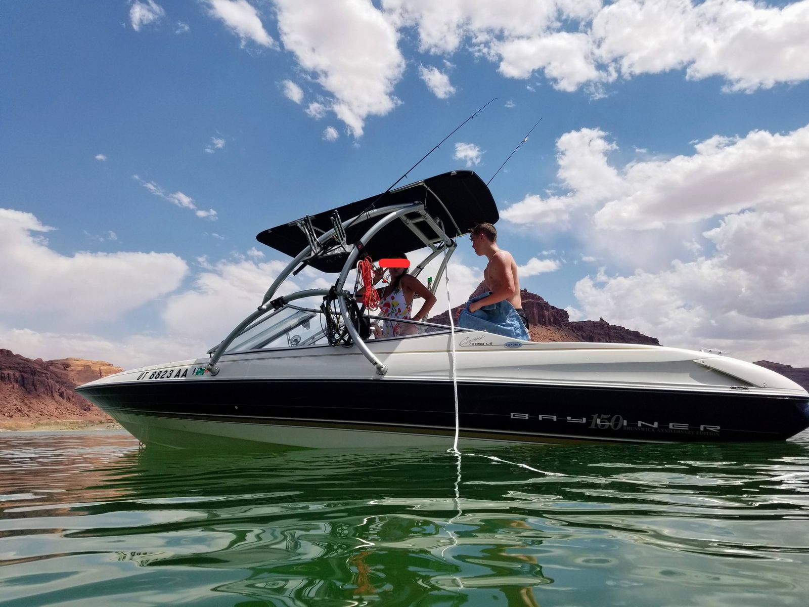 Bayliner 2050 Capri Open Bow 4.3L MerCruiser, Great Condition, TURNKEY! Incl. ALL THE GEAR, COVERS, TOYS, TROLLLING MOTOR, ETC.