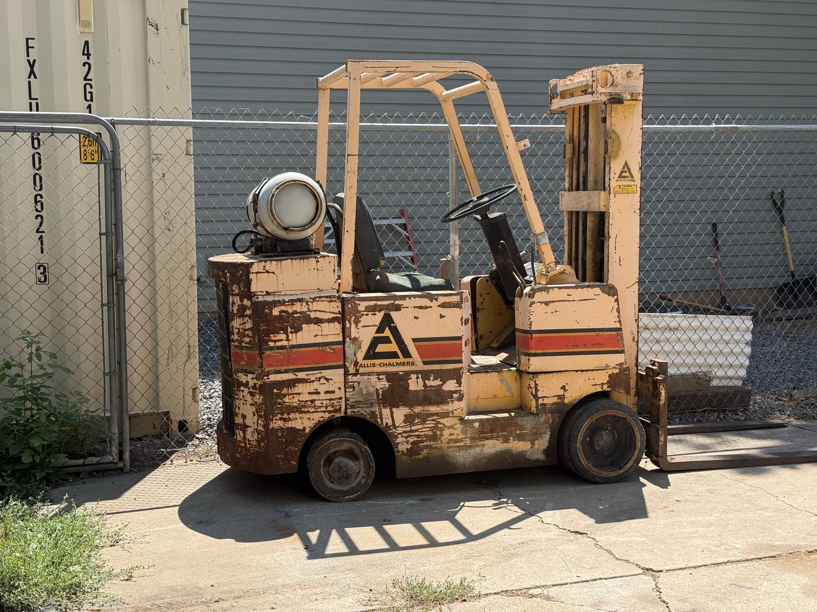 Allis Chalmers fork lift