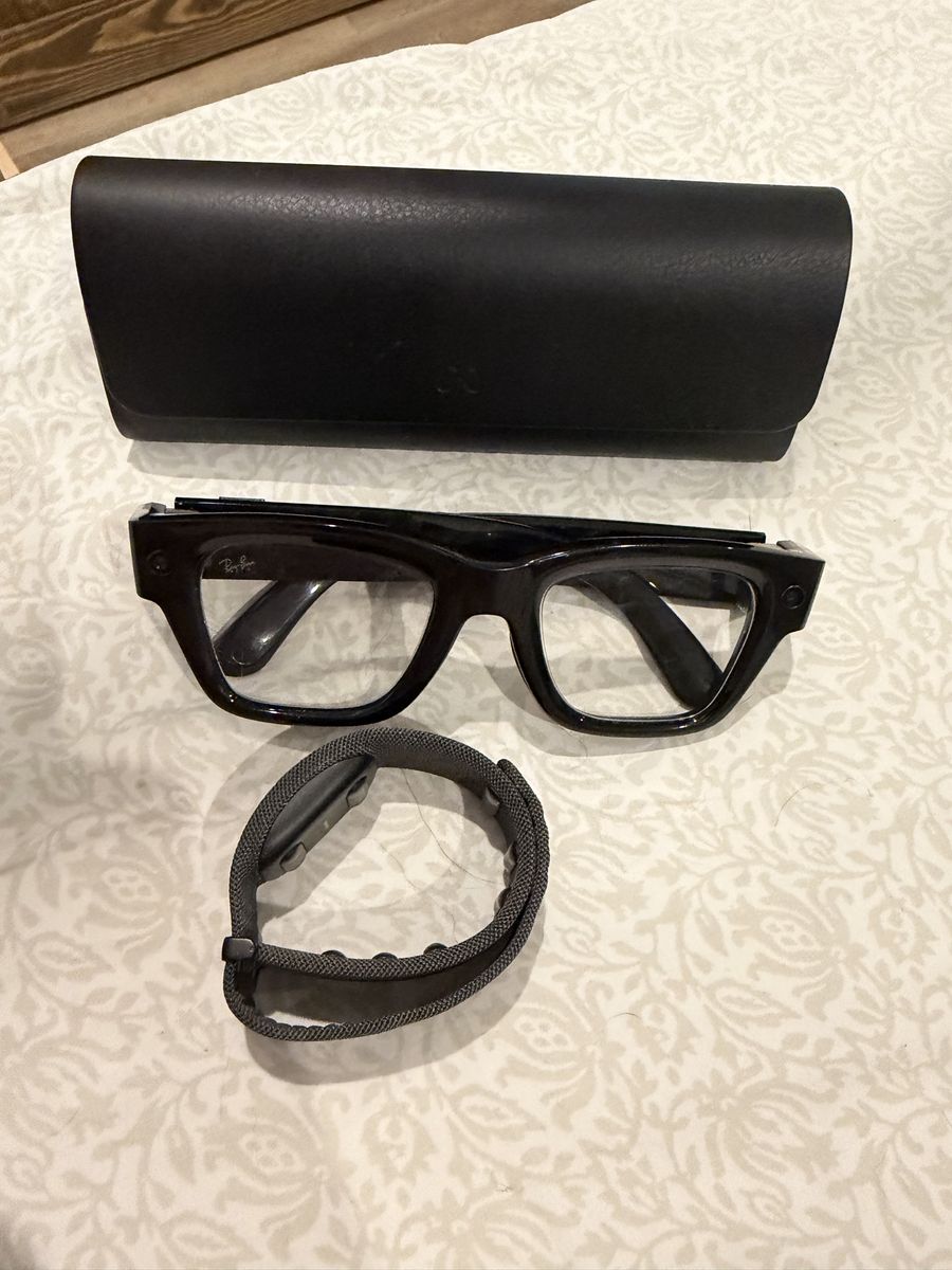 Meta Display Rayban Wayfairer with Nueroband and charging case