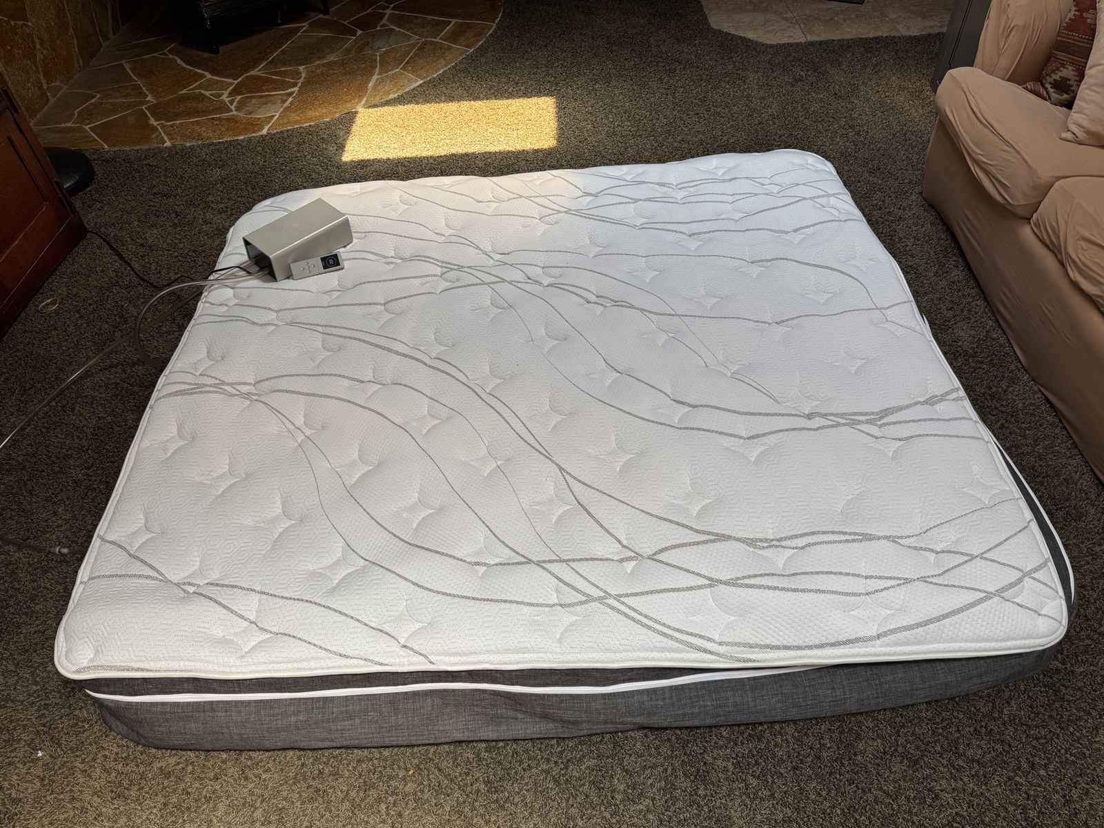 Sleep Number 275 California King Bed System - Working Pump/Remote, 1 Good Air Chamber (Parts/Repair)