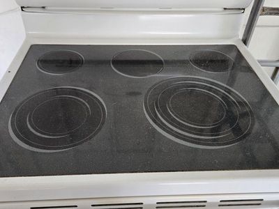 Maytag Electric Range Oven White with Glass Cooktop, Freestanding