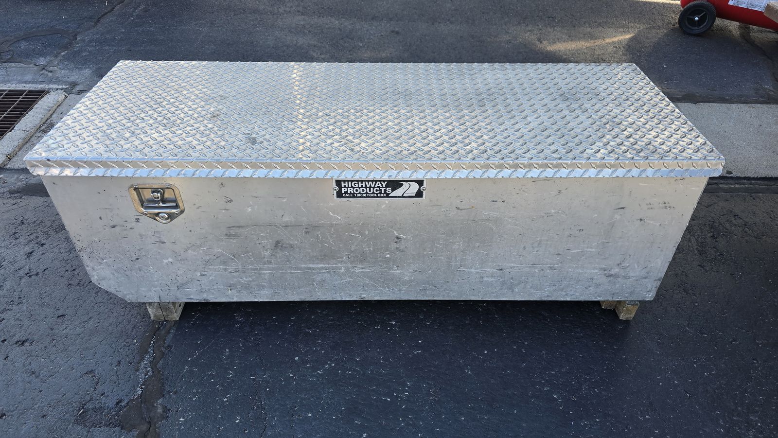 Highway Products Aluminum Truck Bed Tool Box 64"x24"x20" - Fits Full Size Trucks