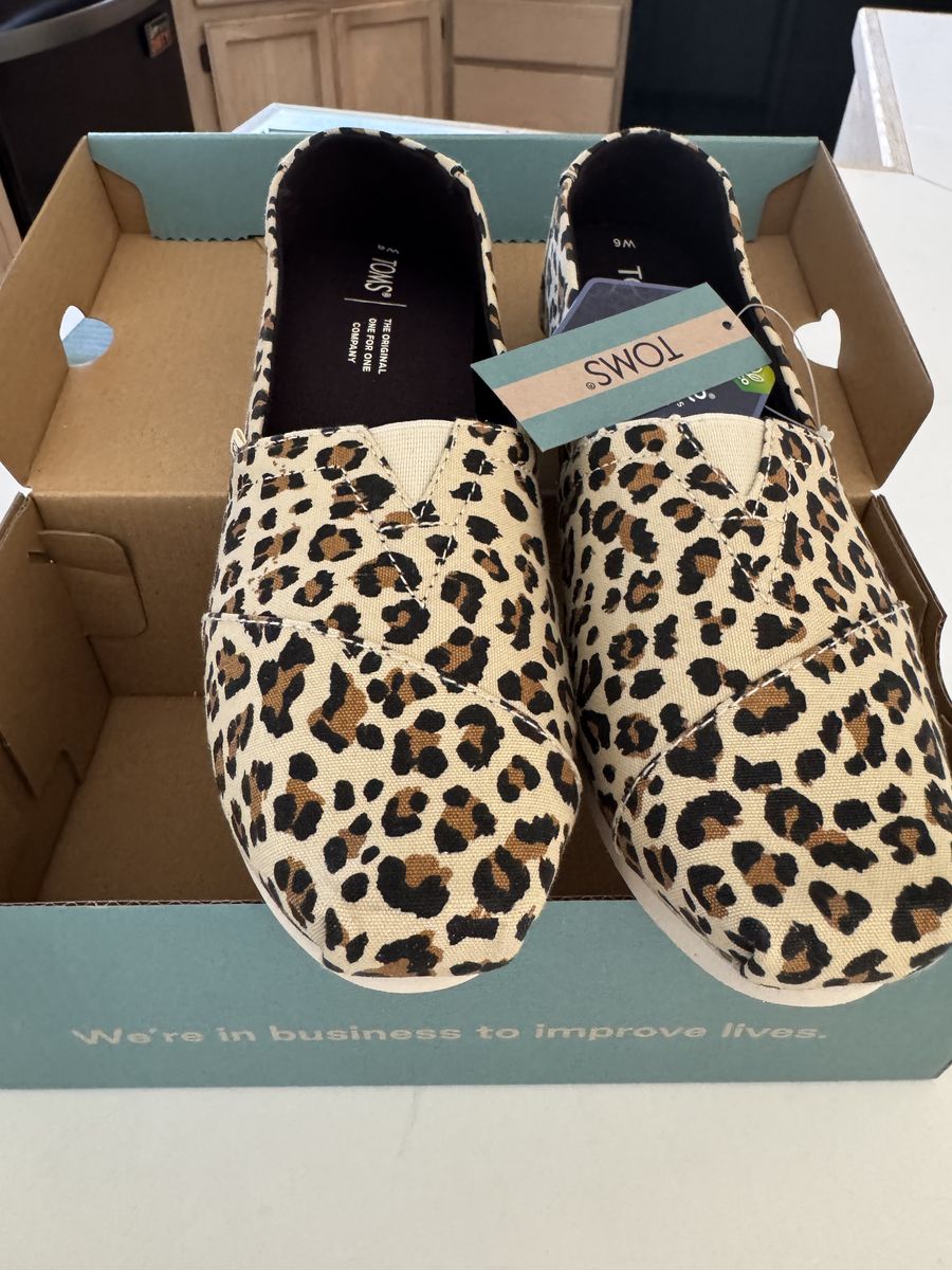 TOMS Alpargata Women's 6 Leopard Canvas Slip-On