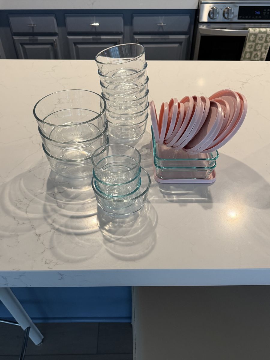 Pyrex Glass Storage Set w/ Pink Lids - Various Sizes, Meal Prep, Excellent Condition