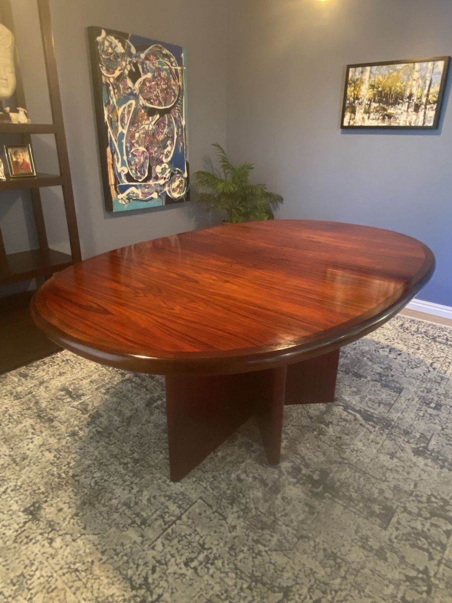 Dining Table & Chairs