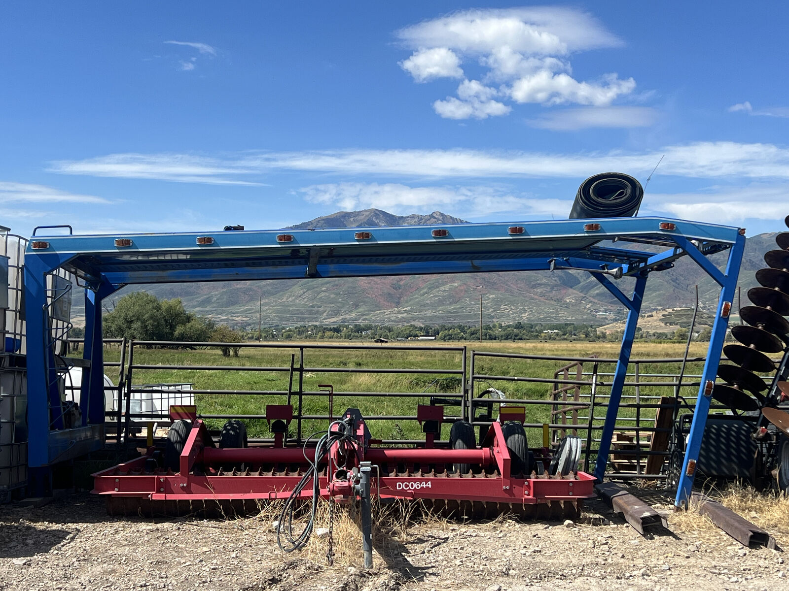 Car hauler over the cab bed