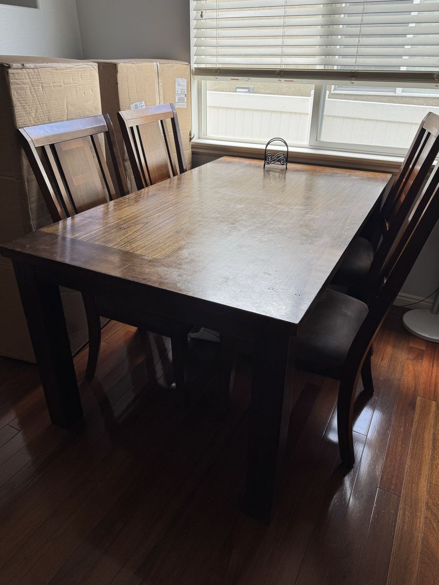 Kitchen Table and Chairs