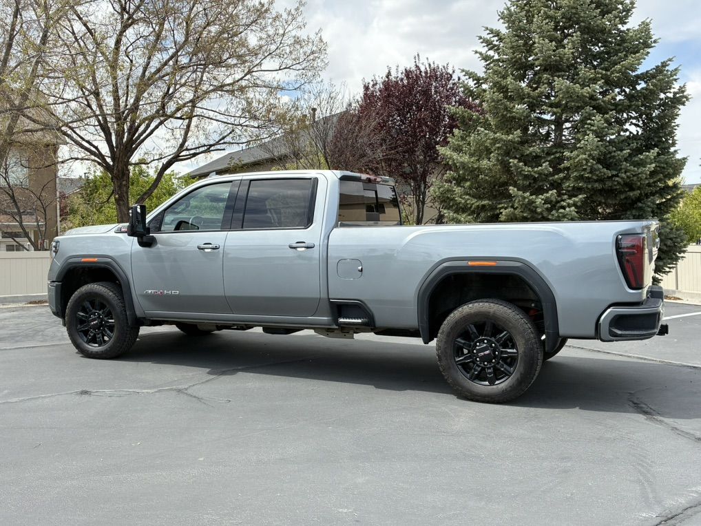 2025 GMC Sierra 3500HD AT4