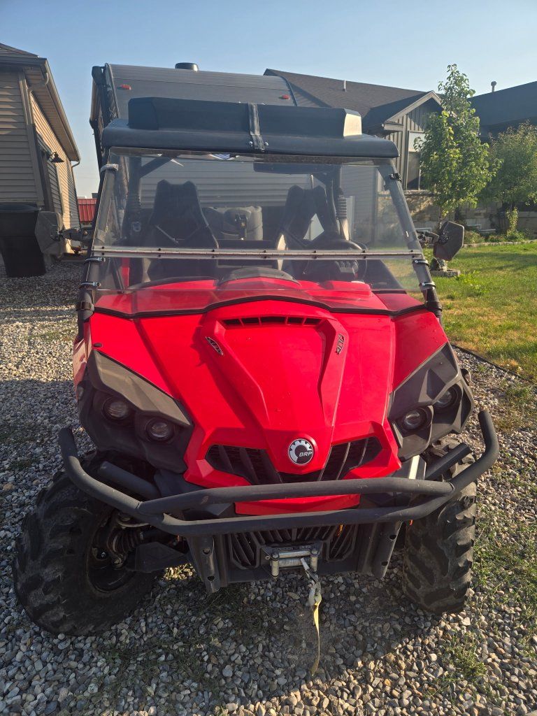 Can-Am Commander Side-by-Side UTV - Red