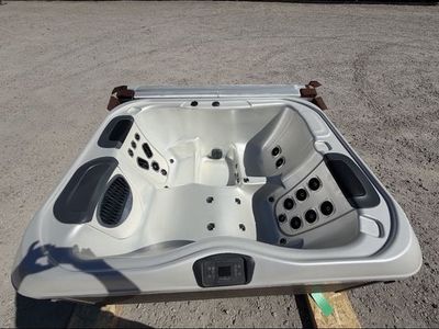 2019 Bullfrog Spa R5L Hot Tub S#228479
