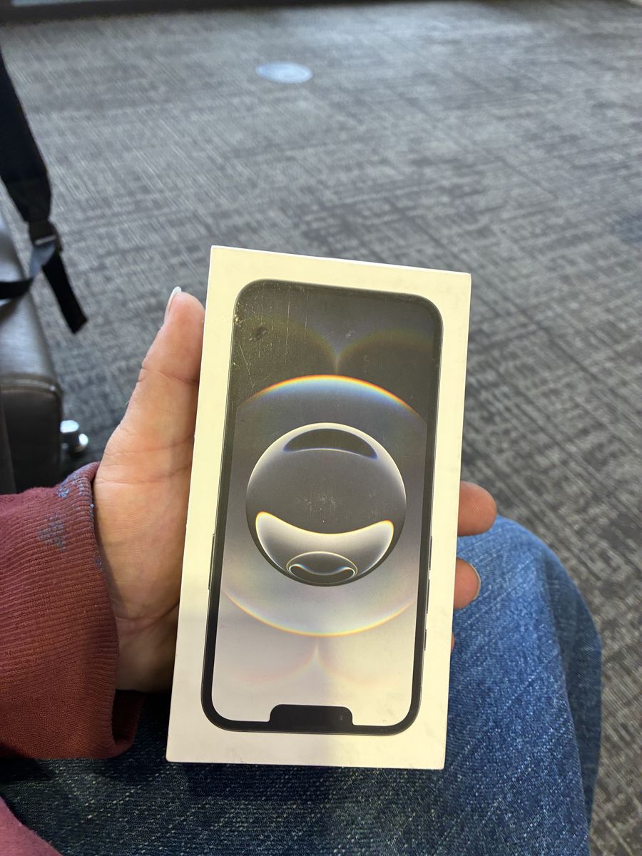 Apple iPhone 16e Black 128GB