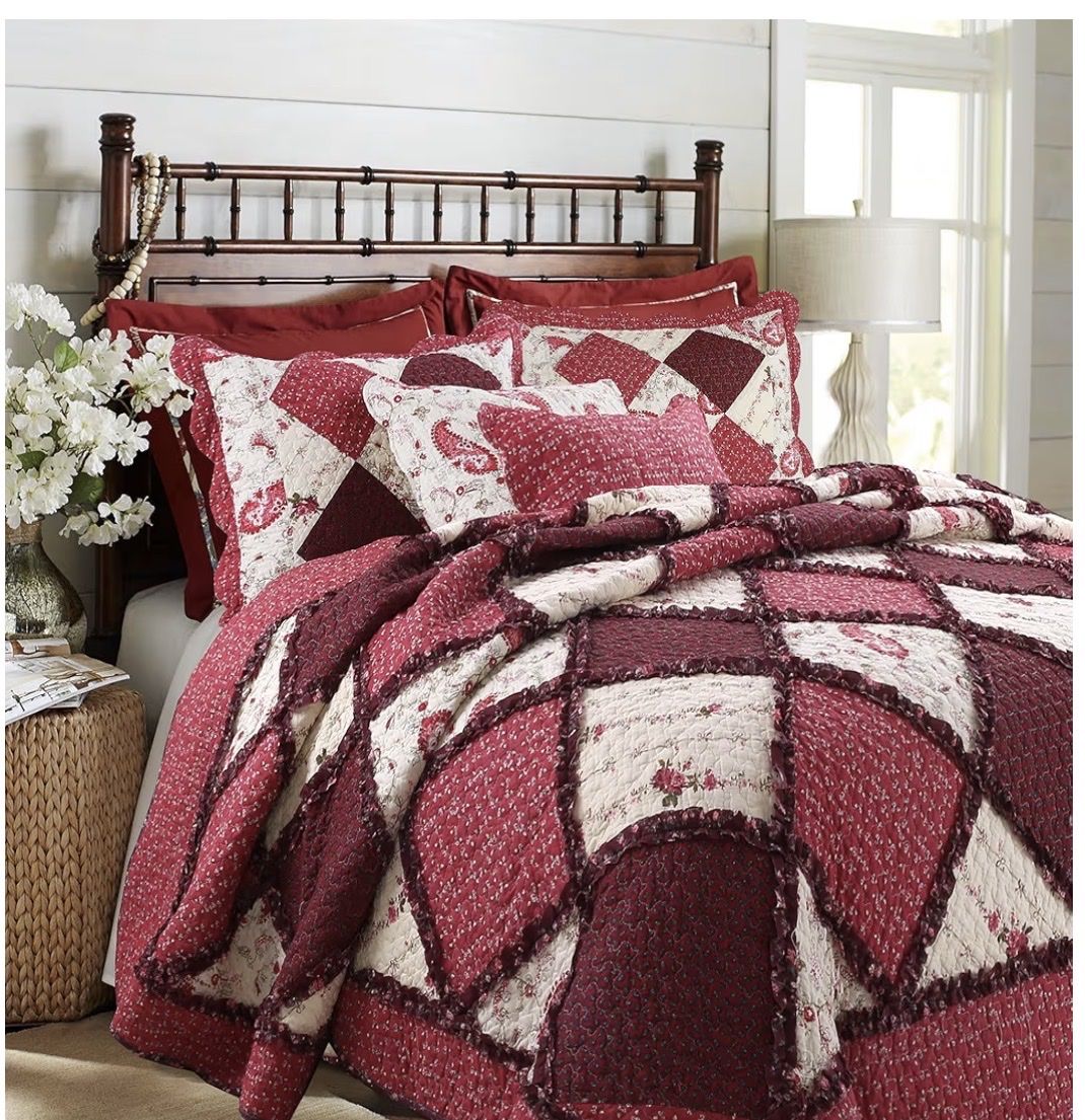 Cozy Queen SIzed Qulited Comforter & Sham Set