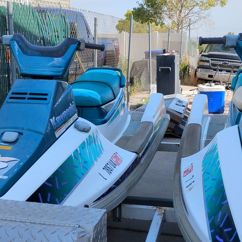 2 Kawasaki TS 650 jet skis w/trailer