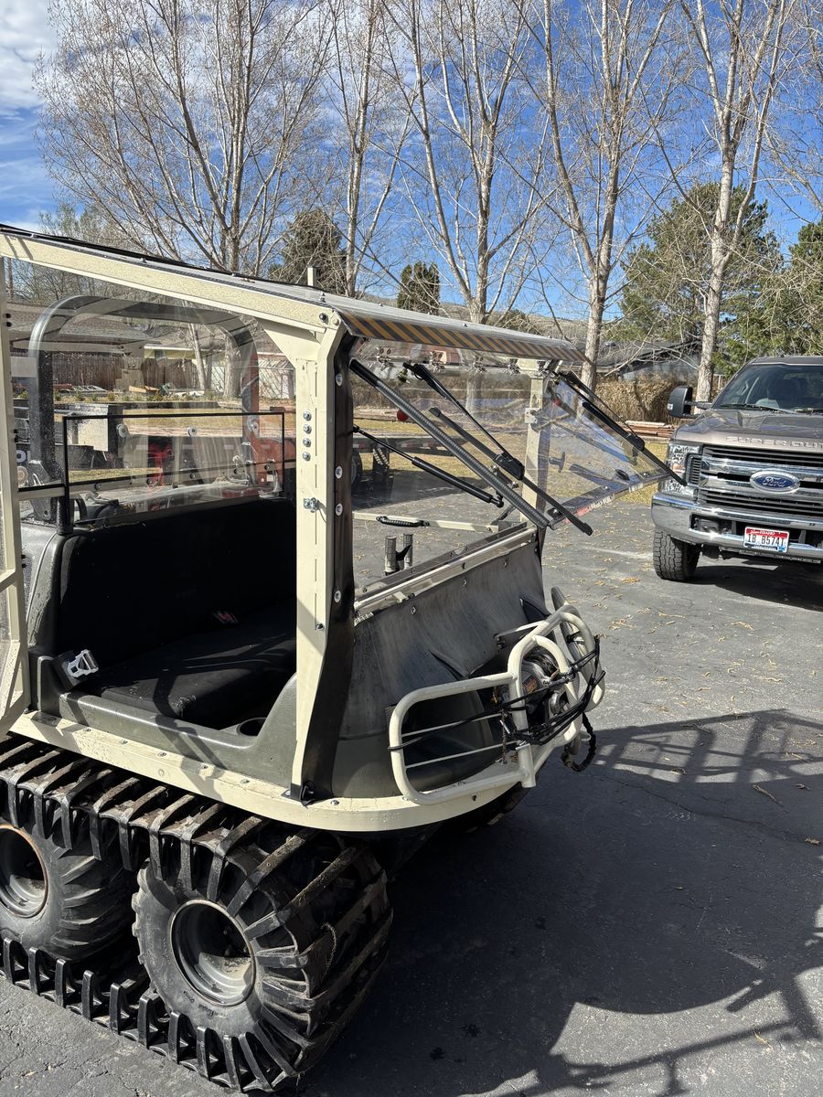 2010 snowcat / amphibious /Mudd-Ox