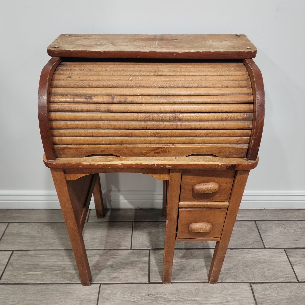 ANTIQUE VINTAGE OAK CHILDREN'S ROLL TOP DESK SOLID WOOD WELL MADE NICE QUALITY! 