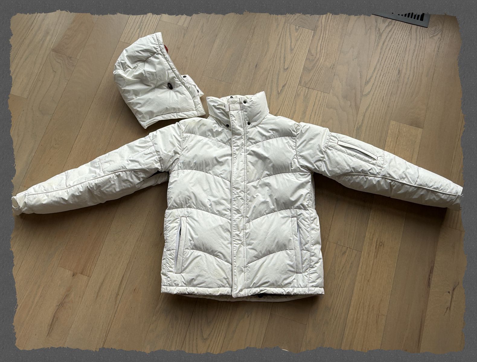 Oakley Woman's Hydro Fuel Down Filled Puffer Jacket (Color: White | Size: M)