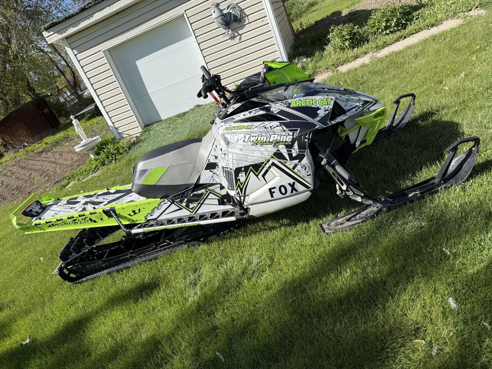 2018 Arctic cat M8000