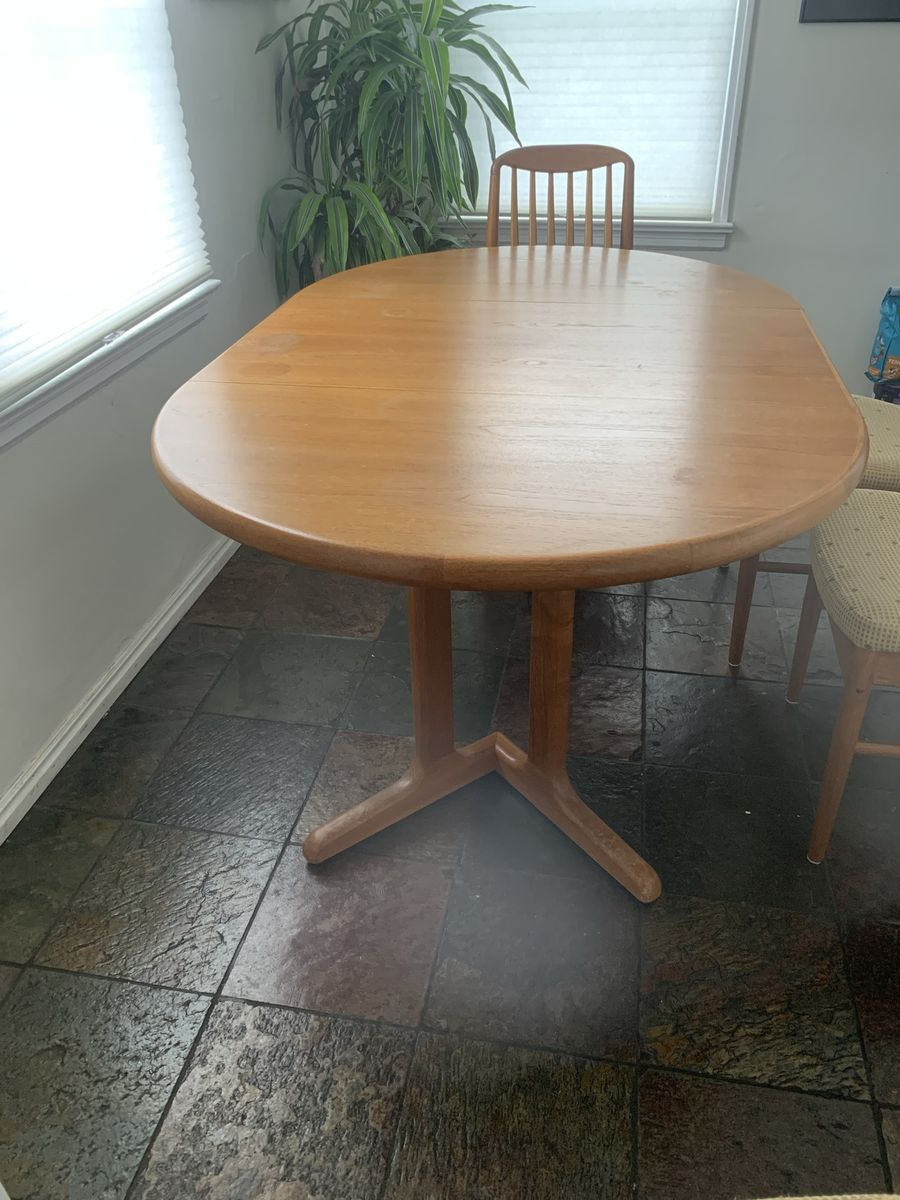 Vintage Mid-Century Modern Teak Dining Table - Oval w/ Leaf - Pedestal Base - Good Condition