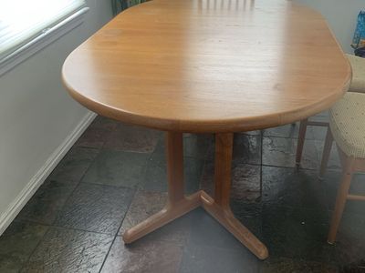 Vintage Mid-Century Modern Teak Dining Table - Oval w/ Leaf - Pedestal Base - Good Condition