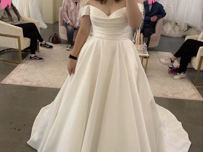 Never Worn Wedding Dress