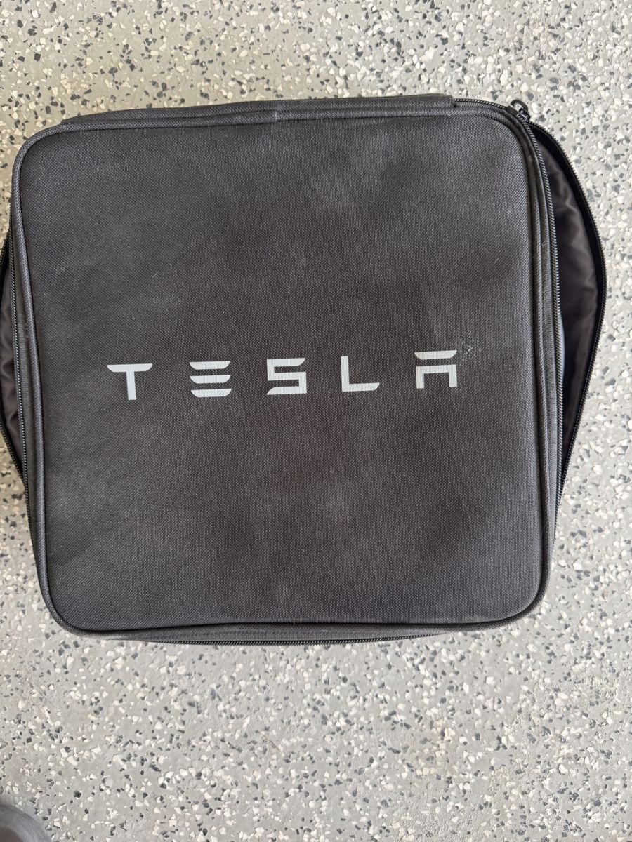 Tesla Mobile Charger