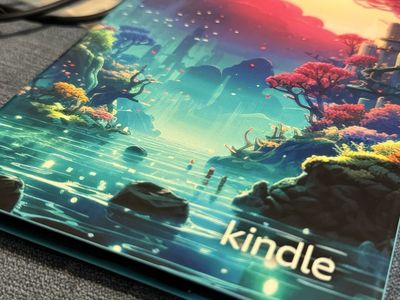 Color 7” kindle with cover, screen cover, and cord