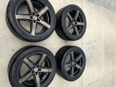 Set of 4 Niche 5-Spoke Wheels with Toyo Proxes ST III Tires (295/40R20)