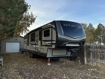 2021 Keystone Sprinter Camper + hitch