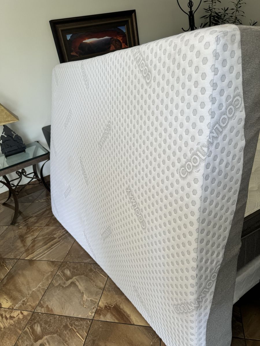 Coolmax Mattress queen like new $85