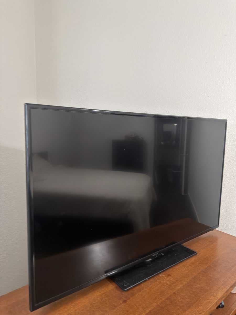 43 inch Insignia TV lcd