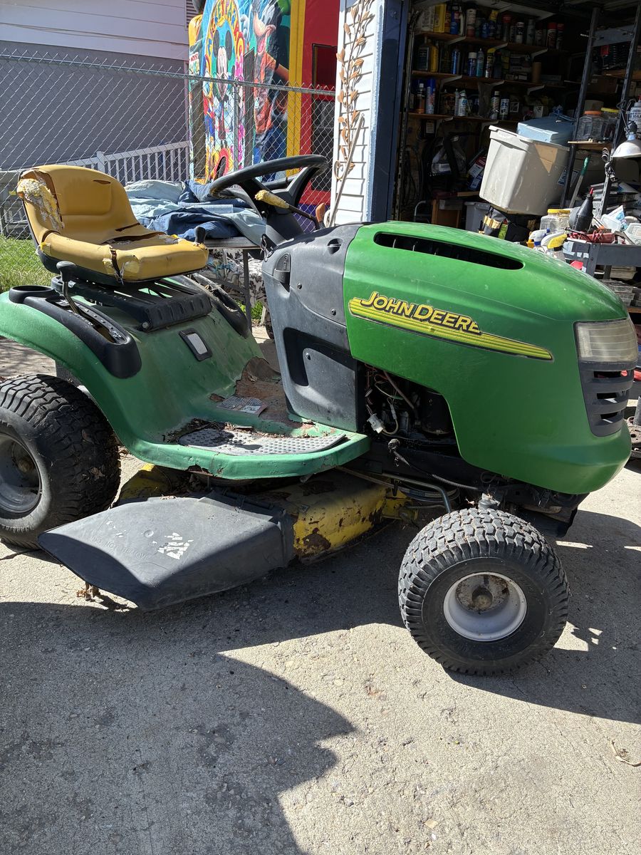 John Deere Riding Mower