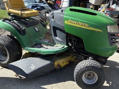 John Deere Riding Mower