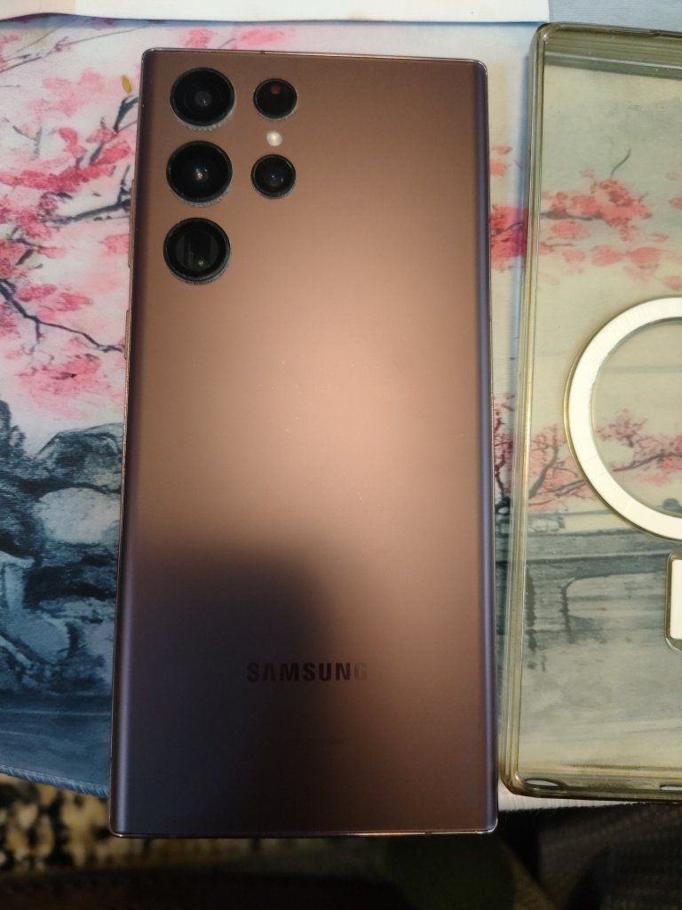 Samsung Galaxy S22 Ultra 5G (Unlocked) Brown Smartphone
