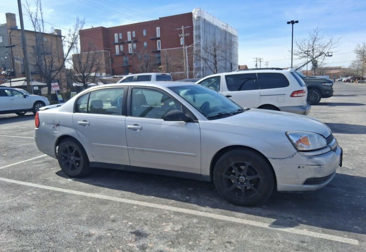 Main image 3