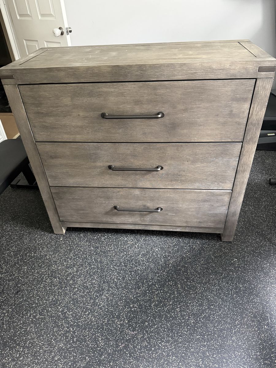 Dresser