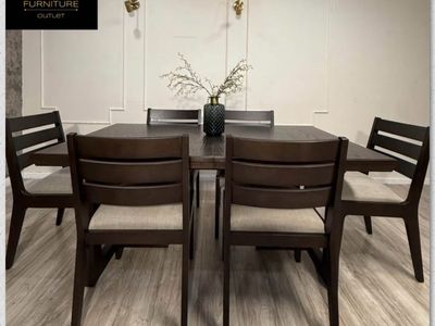 NEW PORTALIS DINING SET WE OFFER DELIVERY