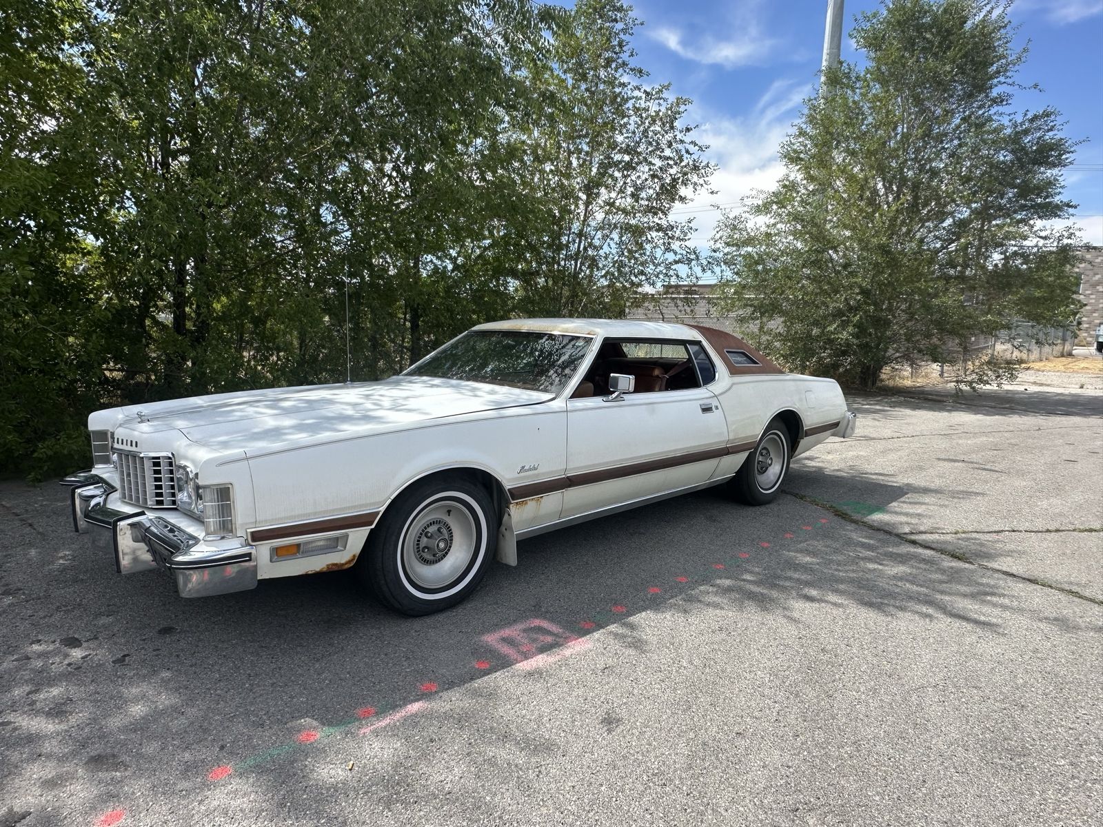 1975 Ford Thunderbird 