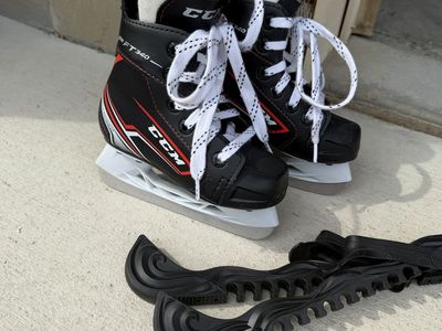 CCM JetSpeed FT340 Ice Hockey Skates