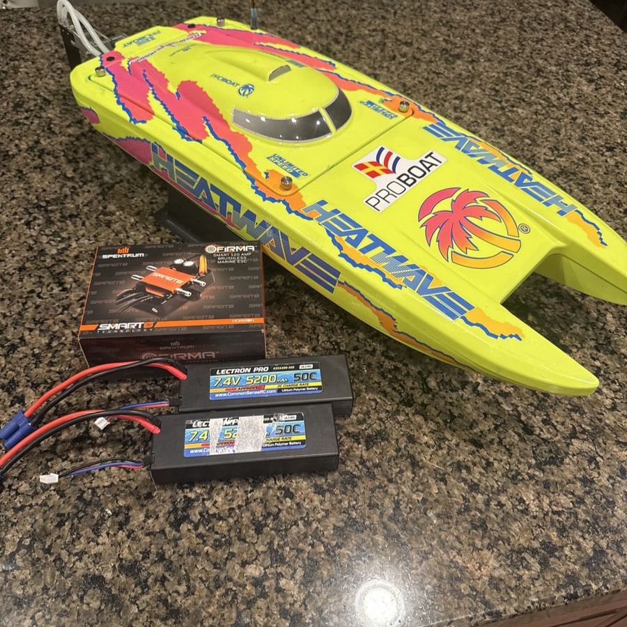 ProBoat Blackjack 24 Heatwave RC Boat w/ 6S ESC, 2x 2s and 3S Batteries, Savox Servo