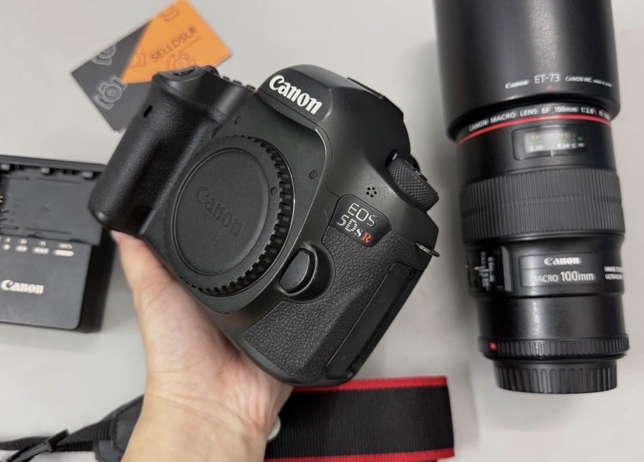 Canon 5dsr And  Ef 100mm L F2.8