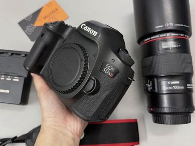 Canon 5dsr And Ef 100mm L F2.8