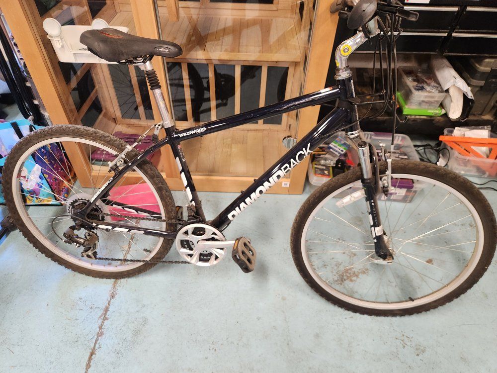 Diamondback Wildwood MD Mountain Bike - Rider Height 5'7"-5'10"