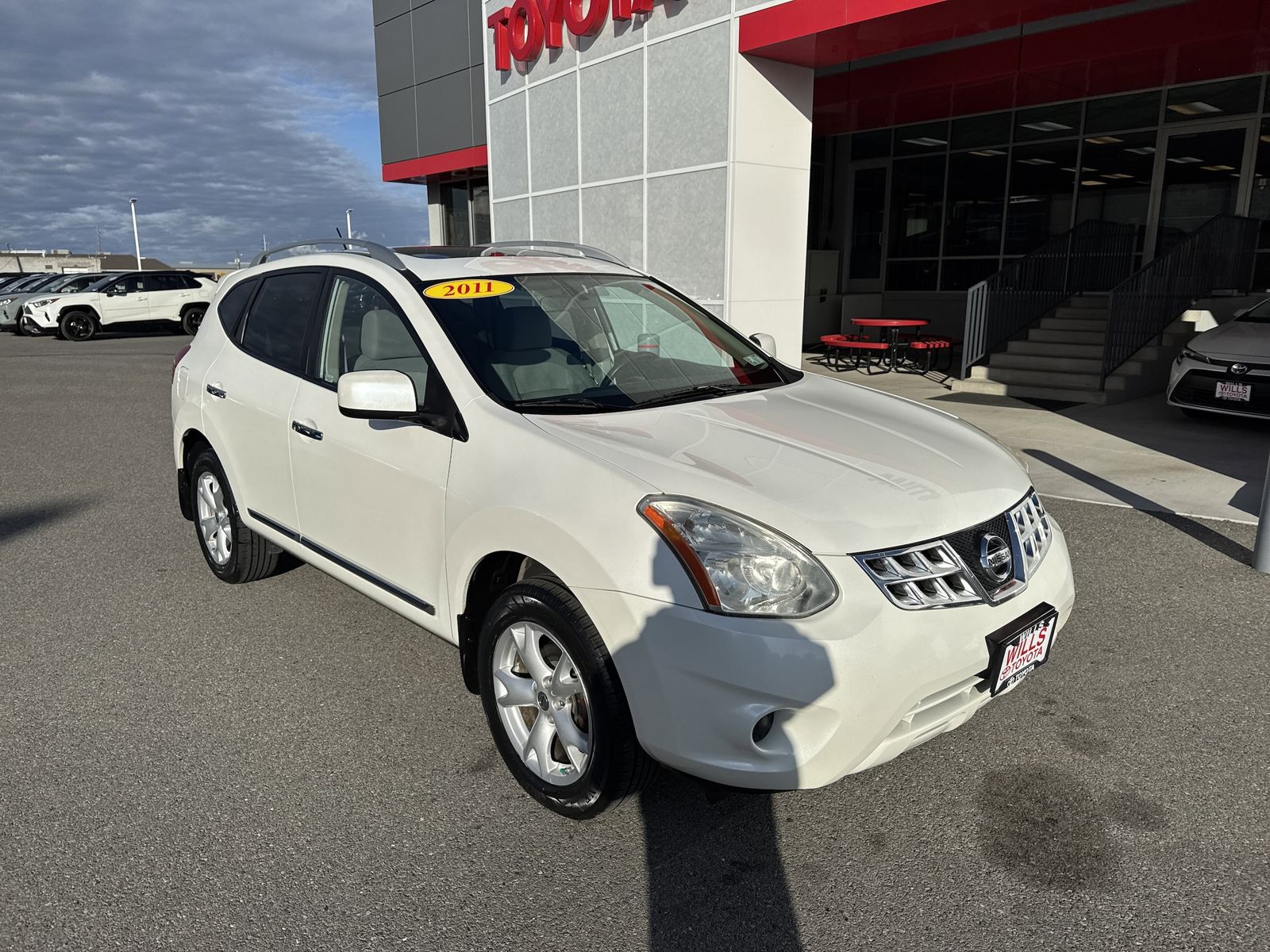 2011 NISSAN ROGUE SV