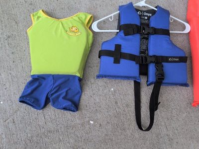 Onyx Child Life Vest & Swim School Puddle Jumper - Blue & Green, Infant/Toddler Swim Aids