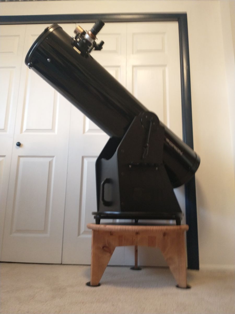 Orion SkyQuest XT10 10" Telescope w/Extras $400