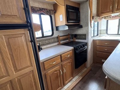 2003 Keystone Montana Big Sky 5th Wheel 35 ft