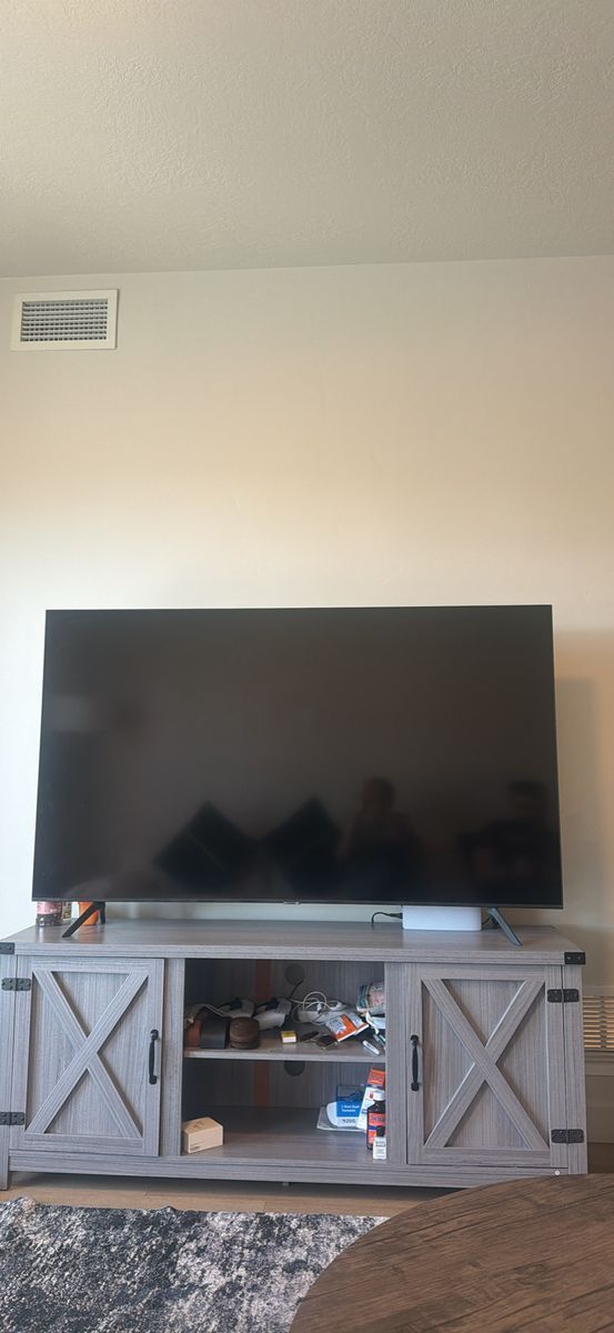 Moving Sale--Samsung Smart TV 65''