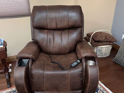 Pride Vita Lift Brown Leather Power Recliner w/ Cup Holders - Excellent Condition