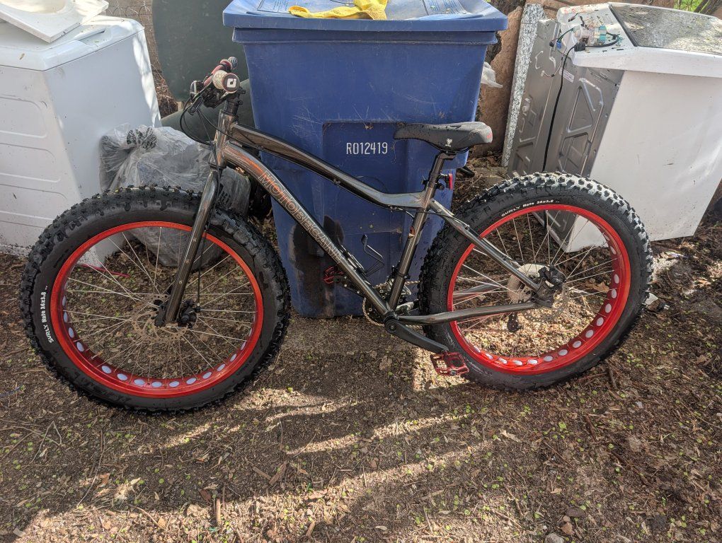 Motobecane Fat Bike – Upgraded Surly Nates – Perfe
