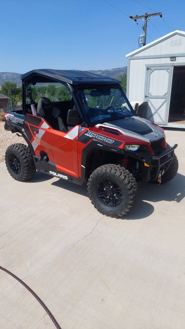 2019 Polaris general 1000 delux.